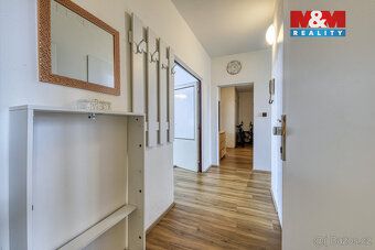 Na prodej prostorný byt o dispozici 4+1 se zasklenou lodžií 