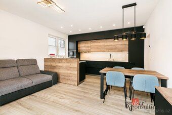 Prodej, byty/3+kk, 70 m2, Husova 1034, 54931 Hronov, Náchod 