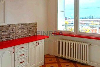 Nabízíme k podnájmu tento prostorný družstevní byt od dispoz