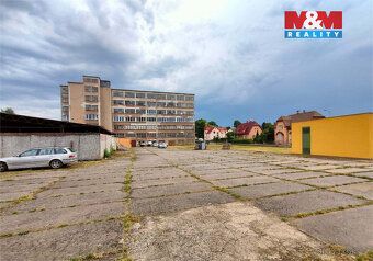 Nabízíme k pronájmu oplocené nebytové prostory ve frekventov