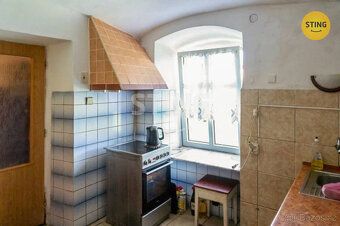 Nabízíme Vám ke koupi rodinný dům o dispozicí 6+1 v obci Pet