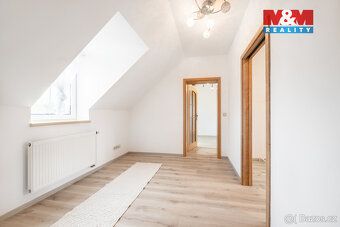 Nabízíme k prodeji samostatný rodinný dům v žádané, klidné č