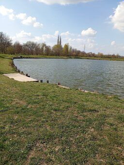 Prodám ideální 1/2 pozemku par.č.2678 (827 m2) v katastr.úze