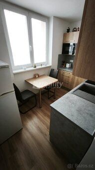 Ev.č. 02282 Zprostředkujeme Vám pronájem krásného světlého b