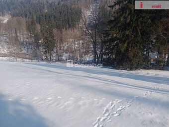 cena včetně právního servisu a odměny zprostředkovatele., Na