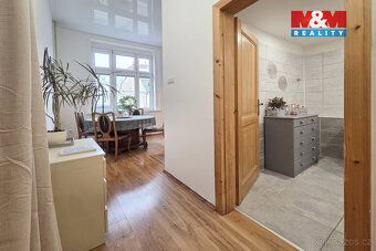 Nabízíme k dlouhodobému pronájmu krásný, slunný byt o dispoz
