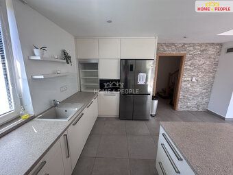 + provize RK, v přímém zastoupení pronájem prostorného rodin