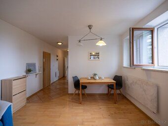 Nabízíme k prodeji byt o dispozici 2+1 o velikosti 52 m², kt