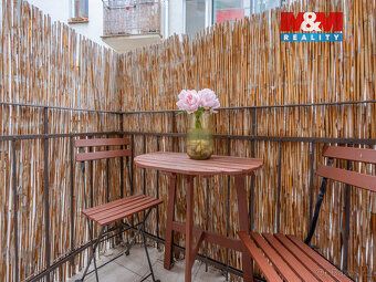 Nabízíme k pronájmu světlý byt 3+kk o celkové ploše 61 m², k