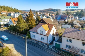 K dispozici jsou samostatné pokoje vhodné pro 1 až 2 dospělé