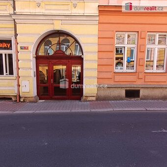 + zálohy na elektriku, vodu, plyn + kauce + provize RK, Dumr