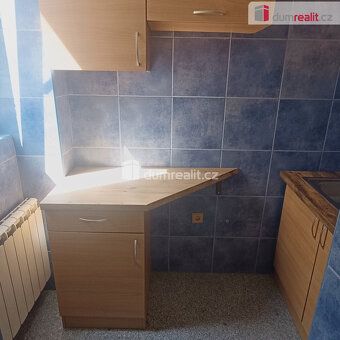 + zálohy na elektriku, vodu, plyn + kauce + provize RK, Dumr