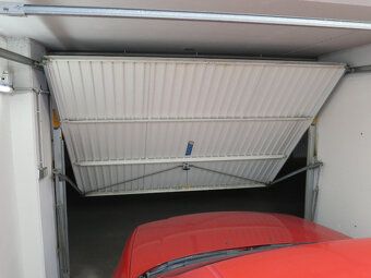 Prodám garáž na adrese 37005 České Budějovice sídliště Máj. 