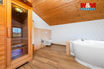 Nabízíme k dlouhodobému pronájmu nadstandardní rodinný dům o