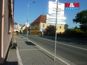 Prodej bytu 1+1, druhé nadzemní podlaží, vlastní parkovací m