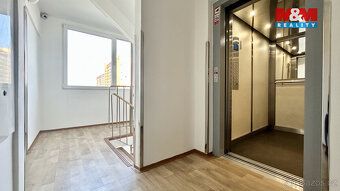 K pronájmu nabízíme světlý byt 2+kk 42,9 m². Byt je ve 4. pa