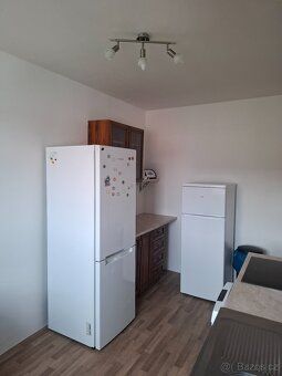 Dobrý den,
Nabízím k dlouhodobému pronájmu byt 2+1 o celkové