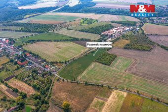 Těžko si představit více jak 3,5 ha půdy. V Chotiměři je to 