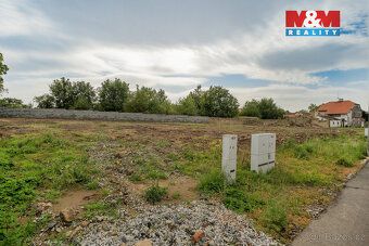 Poslední volný stavební pozemek z původní nabídky tří exkluz