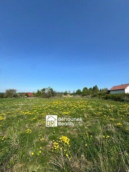 Ev.č. 11539 Nabízíme Vám dvě stavební parcely, vč. podílu na