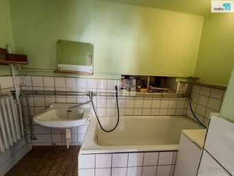 , Nabízíme k prodeji dům v Městě Touškově, nacházející se v 