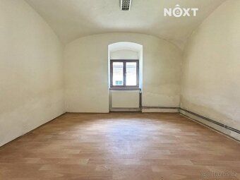 Nabízíme ke koupi prostorný rodinný dům o dispozici 21 a oby