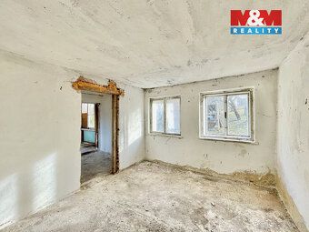 Nabízíme vám ke koupi zahradu s chatou v klidné části obce R