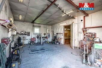 Na okraji obce Vendryně, na pozemku o velikosti 15 989 m², s