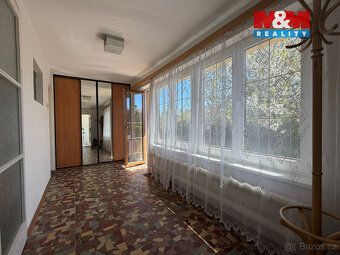 Nabízíme k pronájmu prostorný rodinný dům 3+1 v klidné části