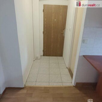 + záloha na vodné, stočné 500,- Kč, OSP 100,- Kč, kauce 14.0