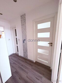 Nabízíme k pronájmu světlý a prostorný byt 3+1, o ploše 72m²