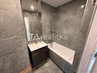 Pronájem bytu 3+kk, 55m², lodžie, po rekonstrukci. Nabízíme 