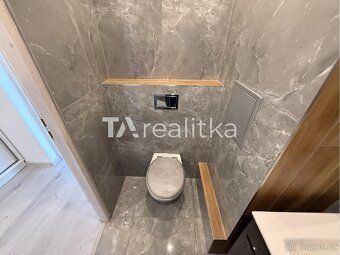Pronájem bytu 3+kk, 55m², lodžie, po rekonstrukci. Nabízíme 
