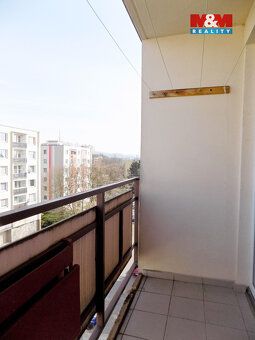 Nabízíme pronájem velmi pěkného bytu 2+1 s lodžií o celkové 