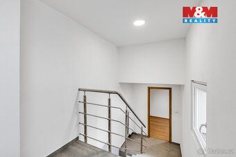 Nabízíme k prodeji prostorný byt 3+kk o podlahové ploše 104 