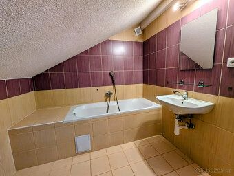 Nabízíme Vám k dlouhodobému pronájmu byt v Krkonošské ulici,