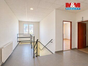 Nabízíme k pronájmu komerční prostory o velikost 196 m² v kl