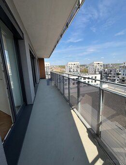 Nabízíme k pronájmu moderní byt 2+kk, o ploše 67m2 + balkon 