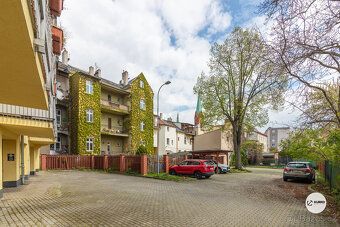 Nabízíme k dlouhodobému pronájmu bytovou jednotku s balkónem