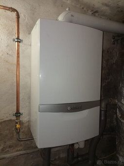 Nabízíme k prodeji dvoupodlažní rodinný dům s garáží a klidn
