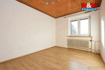Nabízíme k prodeji rodinný dům o dispozici 5+1 ve velmi žáda