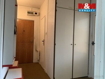 Nabízíme k prodeji prostorný byt 3+1, který se nachází v kli