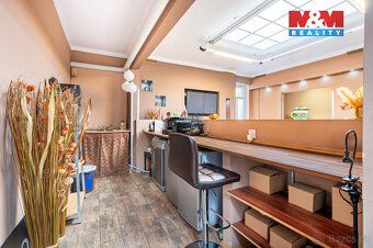 Nabízíme k pronájmu reprezentativní lobby / showroom o velik