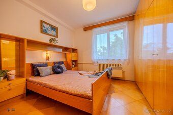 🏡 Prostorný dvougenerační rodinný dům se zahradou v Uhlířově