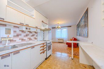 🏡 Prostorný dvougenerační rodinný dům se zahradou v Uhlířově