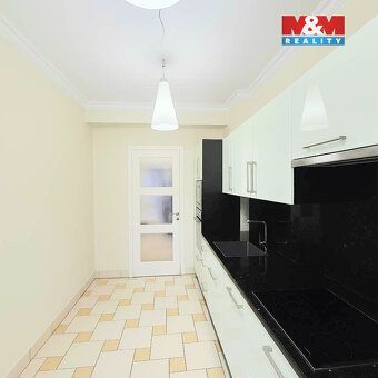 Nabízíme k prodeji prostorný byt 3+1 o užitné ploše 105 m² (