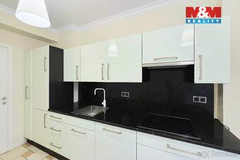 Nabízíme k prodeji prostorný byt 3+1 o užitné ploše 105 m² (