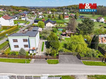 Nabízíme k prodeji prostorný rodinný dům situovaný v klidné 