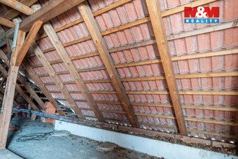 Nabízíme k prodeji rodinný dům se zahradou o celkové výměře 