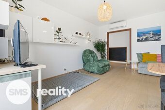 Nabízíme k pronájmu krásný, nadčasový byt v samotném centru 